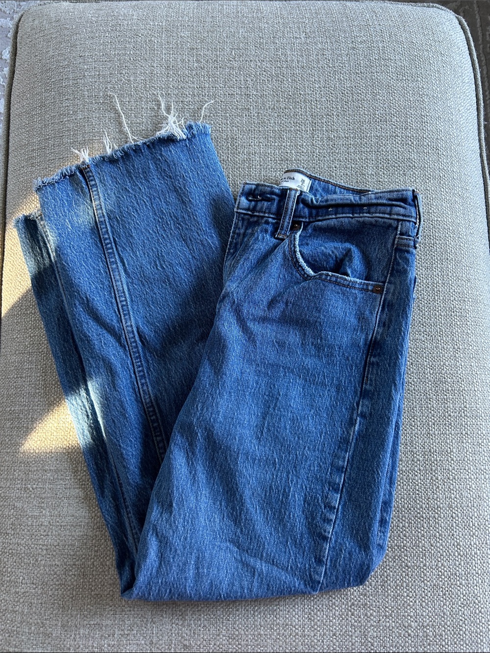 Abercrombie and fitch the 90s relaxed Jean high rise